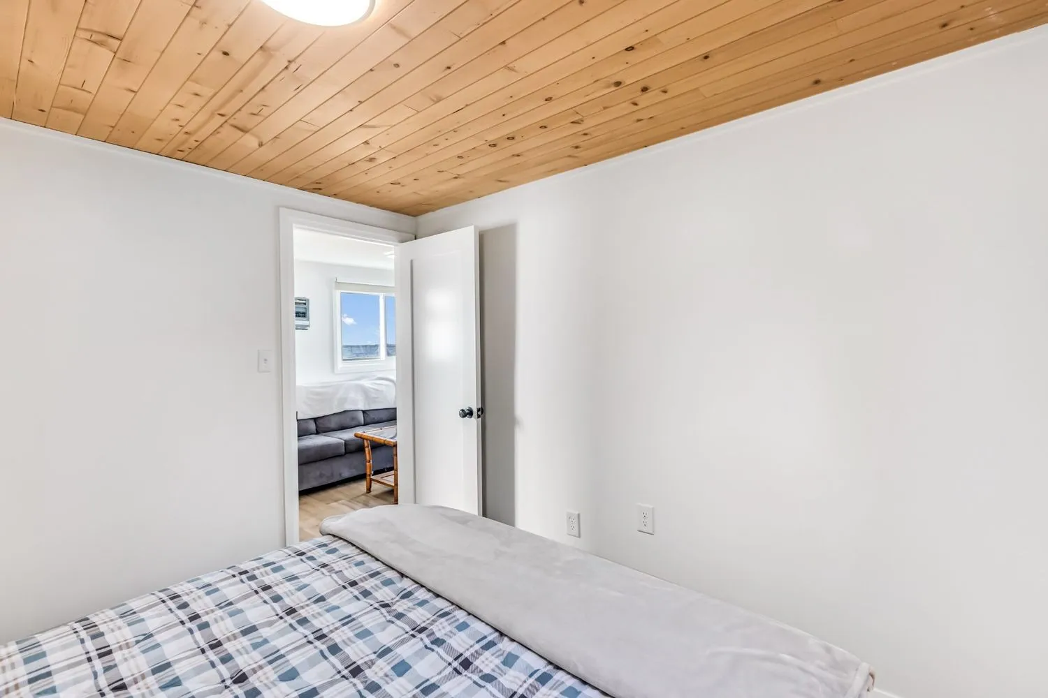 Cottage 7 - Peaceful Romantic Cottage Getaway on Rice Lake Near Toronto