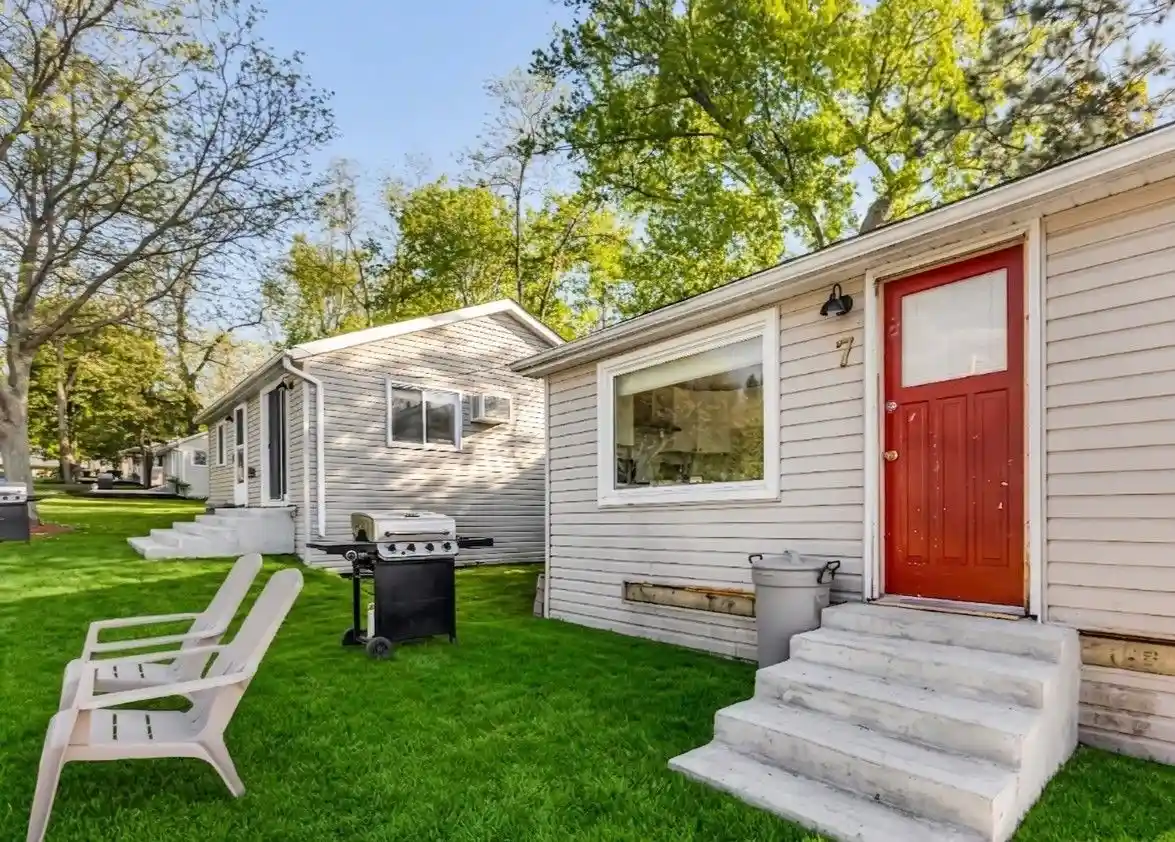 Cottage 7 - Peaceful Romantic Cottage Getaway on Rice Lake Near Toronto