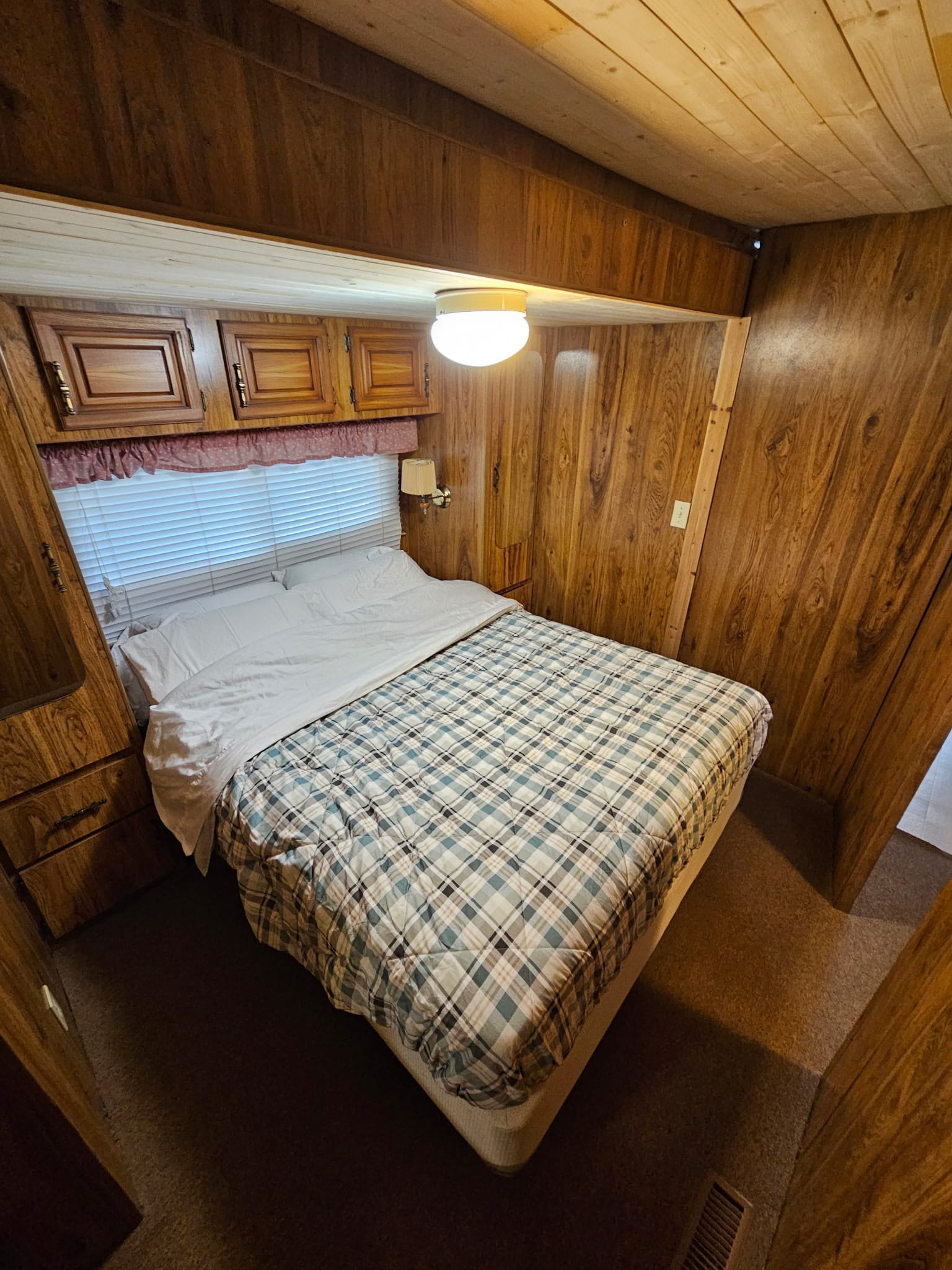 Trailer Cottage 10