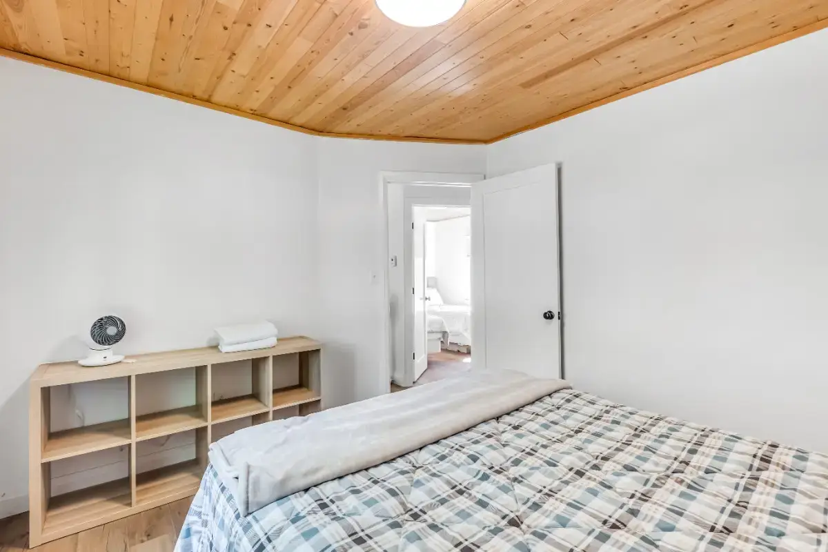Cottage 3 - Large Family & Group Cottage Rental on Rice Lake Near Toronto