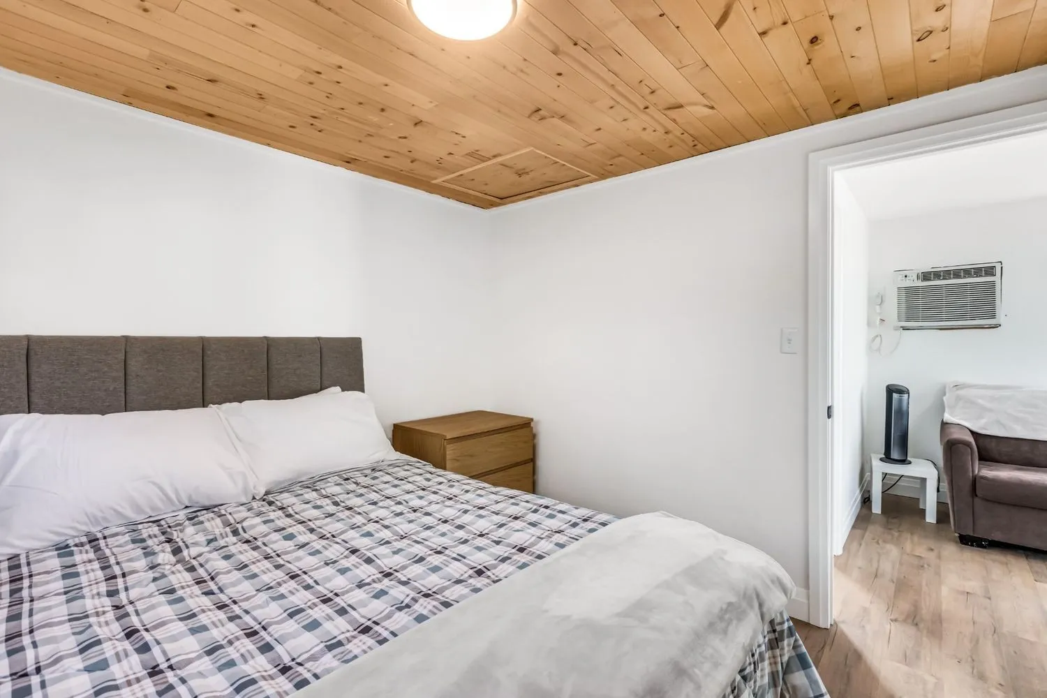 Cottage 7 - Peaceful Romantic Cottage Getaway on Rice Lake Near Toronto