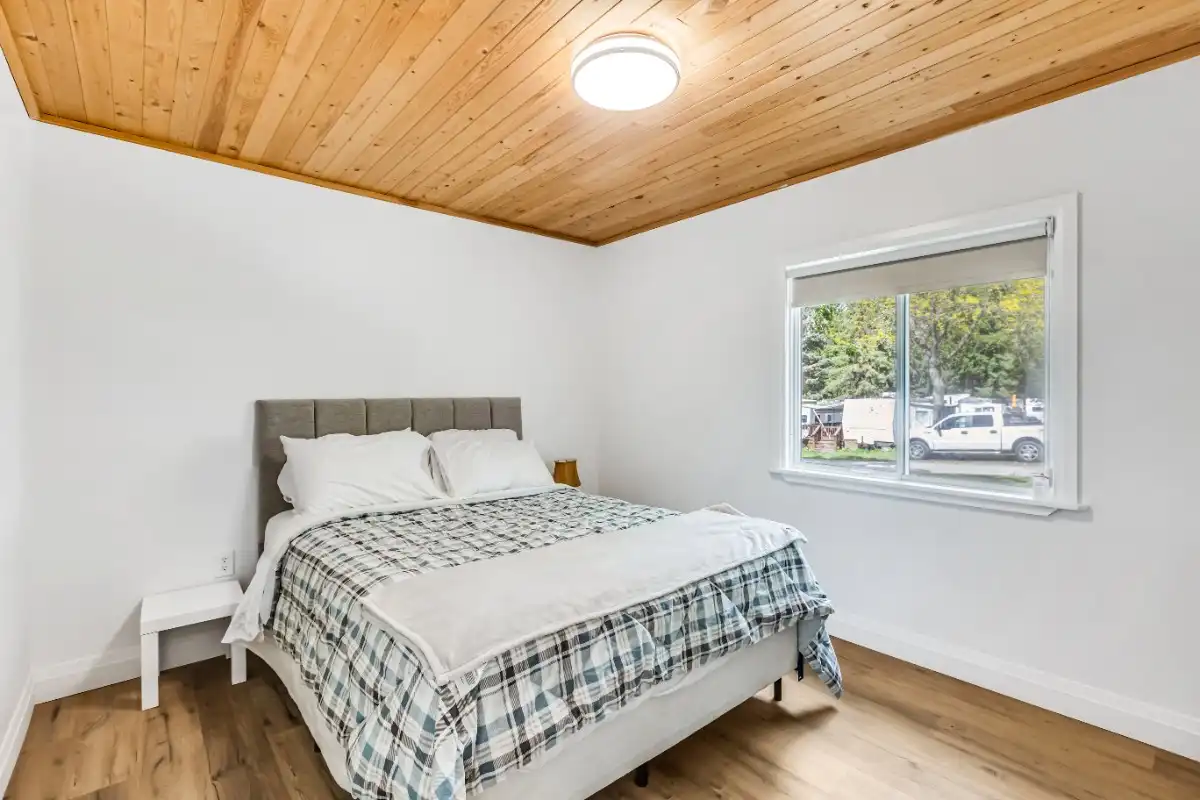 Cottage 3 - Large Family & Group Cottage Rental on Rice Lake Near Toronto
